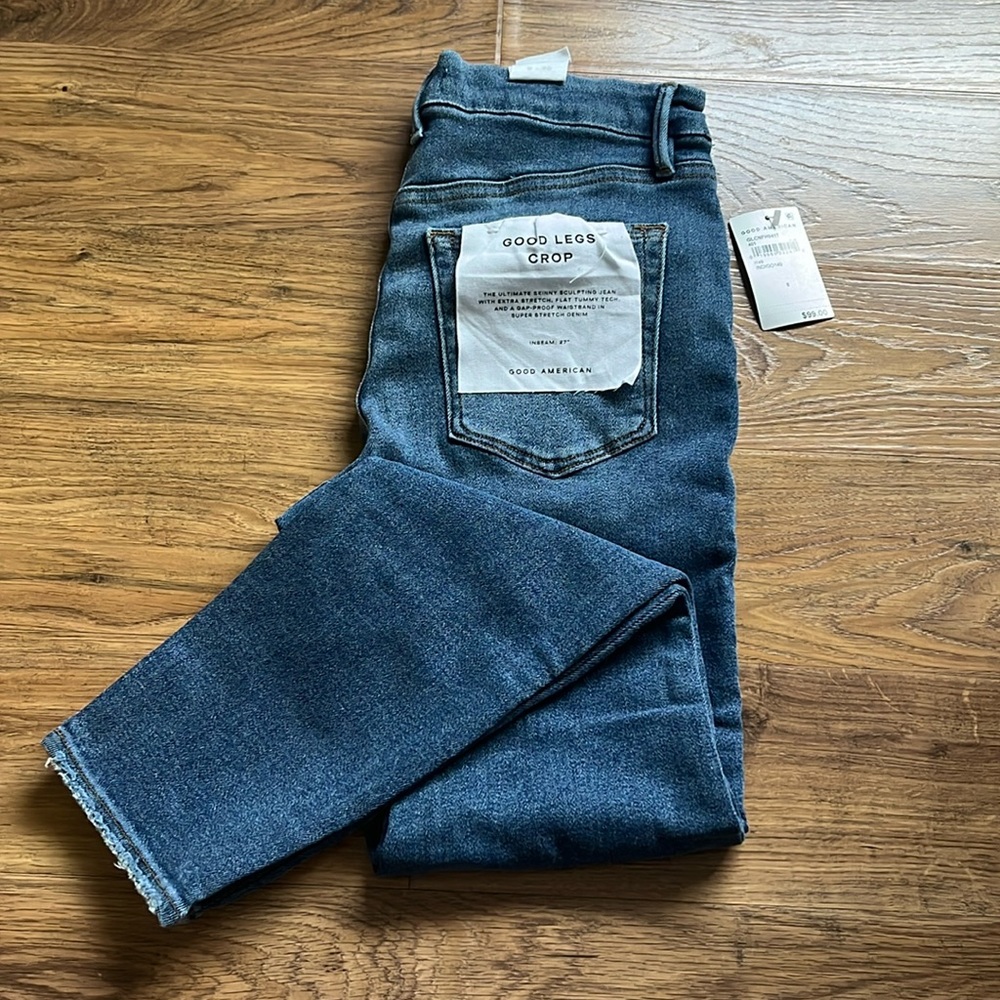 Good American Good Legs Crop (8/29) - FINAL SALE - Picture 1 of 6